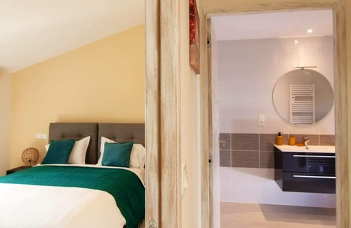 Eymet House | Homerez - House for 6 ppl. with shared pool, garden and terrace at Eymet