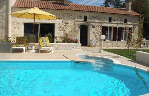 Bussac-Foret House | Homerez - House in Bussac-Forêt