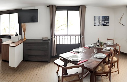 Cauterets House | Homerez - House in Cauterets, mountain view.