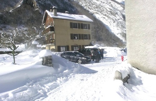 Cauterets House | Homerez - House in Cauterets, mountain view.