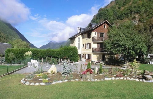 Cauterets House | Homerez - House in Cauterets, mountain view.