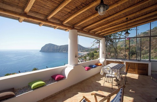 Canneto House | Homerez - House in Lipari, sea view