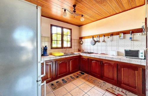 Saint-Leu House | Homerez - House in Saint-Leu, sea view.