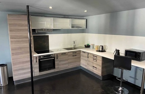 Sancheville Apartment | Homerez - Large Apartment in Sancheville