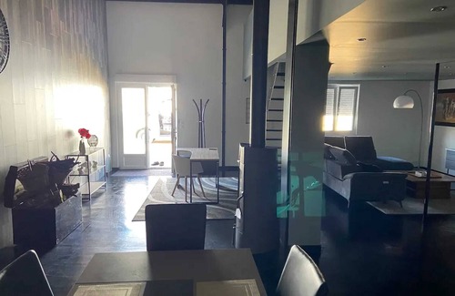 Sancheville Apartment | Homerez - Large Apartment in Sancheville