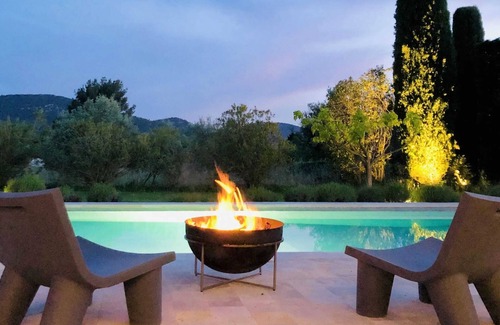 Gemenos Villa | Homerez - Large Provençal Villa with Private Pool in Gémenos
