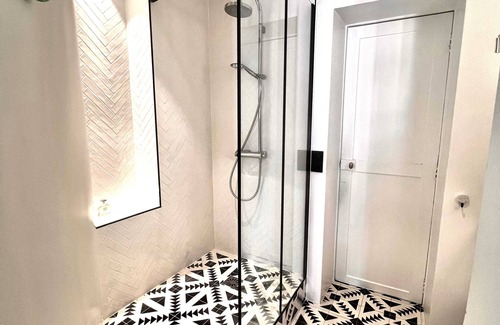 L'Europe Apartment | Homerez - Modern Apt in Paris, near Monceau