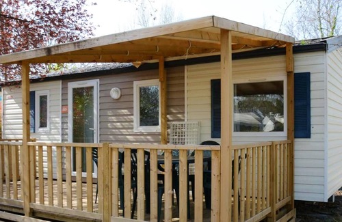 La Roque-d'Antheron House | Homerez - Nice bungalow for 6 ppl. with shared pool at La Roque-d'Anthéron