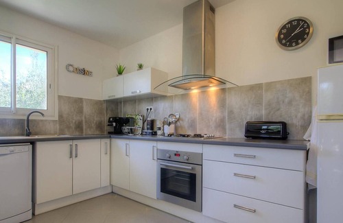 Taglio-Isolaccio Apartment | Homerez - Nice apartment 15 km from the beach for 4 pers. in Taglio Isolaccio