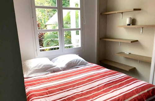 Saint-Denis Apartment | Homerez - Nice apartement for 4 ppl. with sea view and terrace at Saint-Denis