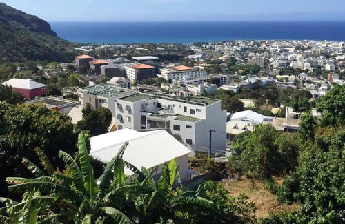 Saint-Denis Apartment | Homerez - Nice appartement for 4 ppl. with sea view and terrace at Saint-Denis