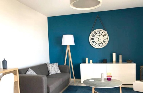 Saint-Denis Apartment | Homerez - Nice appartement for 4 ppl. with sea view and terrace at Saint-Denis