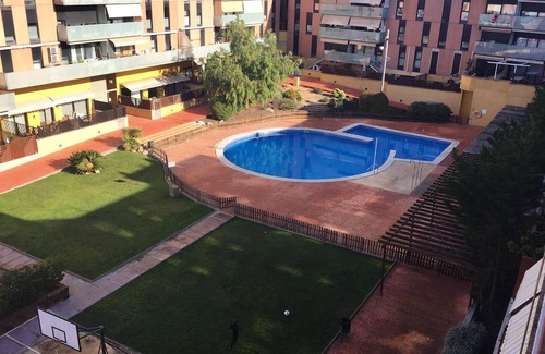 Terrassa Apartment | Homerez - Nice appartement for 6 ppl. with shared pool and jacuzzi at Terrassa