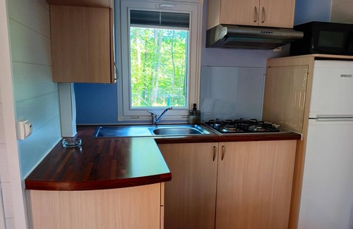 Saint-Cheron House | Homerez - Nice bungalow for 5 ppl. with shared pool and terrace at Saint-Chéron