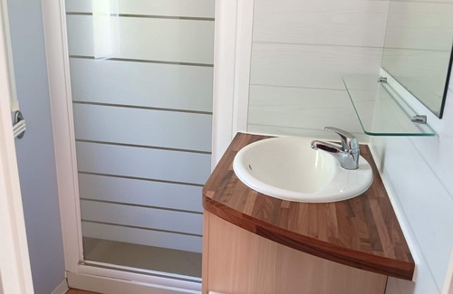 Saint-Cheron House | Homerez - Nice bungalow for 5 ppl. with shared pool and terrace at Saint-Chéron