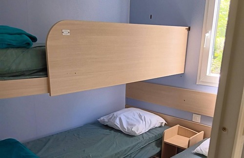 Saint-Cheron House | Homerez - Nice bungalow for 5 ppl. with shared pool and terrace at Saint-Chéron