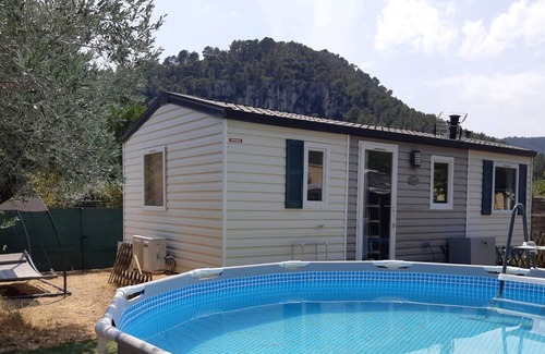 Gemenos House | Homerez - Nice bungalow 15 km away from the beach for 6 ppl. with swimming-pool