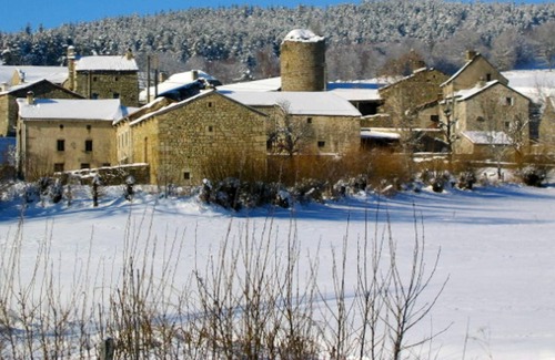 Le Malzieu-Forain House | Homerez - Nice house With mountain view and terrace