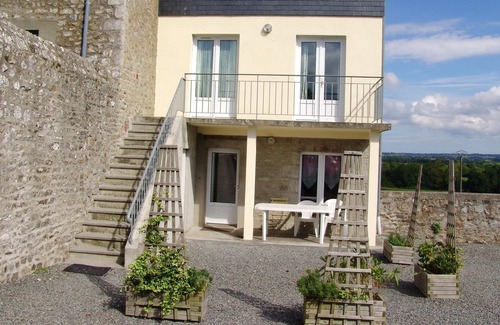 Montmartin-sur-Mer Apartment | Homerez - Nice appartement 2 km away from the beach for 4 ppl. with shared pool