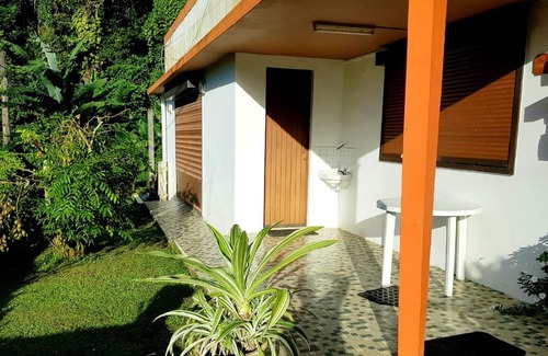 Le Lorrain House | Homerez - Nice house for 2 ppl. with terrace at Le Lorrain