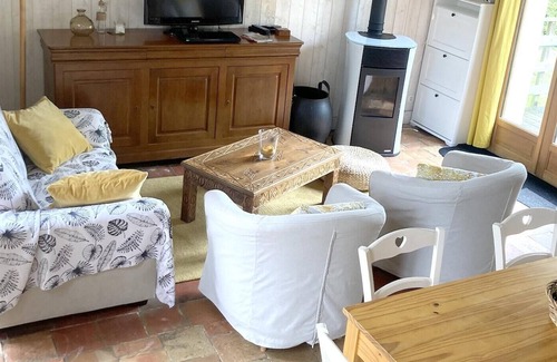 Jupilles House | Homerez - Nice house in Jupilles and Wifi