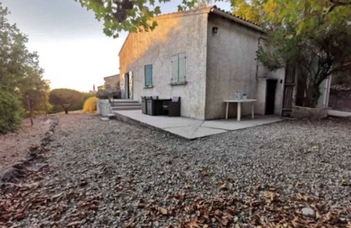 Bauduen House | Homerez - Peaceful House in Bauduen with Terrace and Garden View