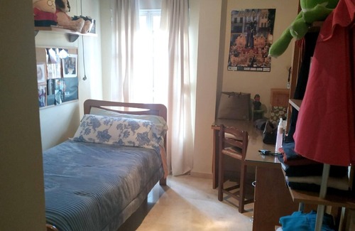 Este-Alcosa-Torreblanca Apartment | Homerez - Spacious appartement for 6 ppl. with jacuzzi at Sevilla