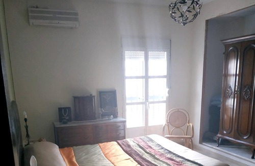 Este-Alcosa-Torreblanca Apartment | Homerez - Spacious appartement for 6 ppl. with jacuzzi at Sevilla