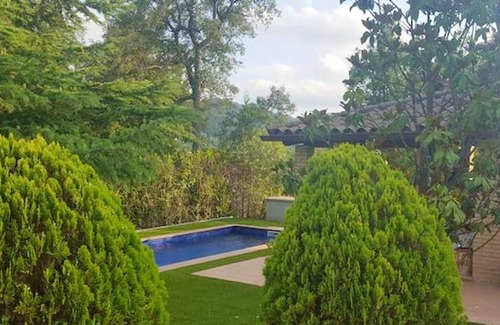 Can Carbonell Villa | Homerez - Spacious villa for 8 ppl. with swimming-pool at Can Carbonell