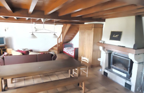 Celles-sur-Durolle House | Homerez - Spacious House in Palladuc, Mountain View