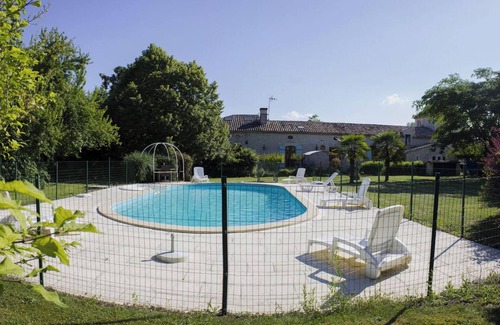 Thenac House | Homerez - Spacious House in Thénac with Private Pool
