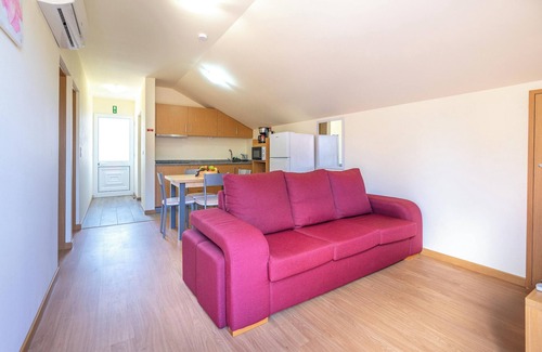 Prazeres House | Homerez - Spacious House with Pool in Prazeres