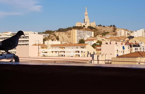 Saint-Lambert Apartment | Homerez - Studio 1 km away from the beach for 3 ppl. with sea view at Marseille