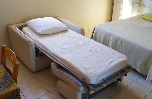 Saint-Lambert Apartment | Homerez - Studio 1 km away from the beach for 3 ppl. with sea view at Marseille