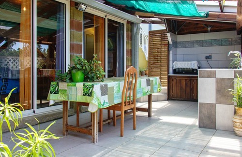 L'Etang-Sale Apartment | Homerez - Studio 6 km away from the beach for 2 ppl. with garden at L'étang sale