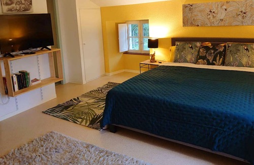 Duravel Apartment | Homerez - Studio for 2 ppl. with shared pool, garden and terrace at Duravel