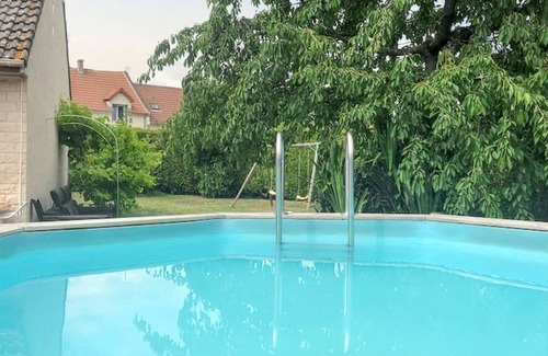 Saint-Martin-Longueau Villa | Homerez - Villa in Saint-Martin-Longueau