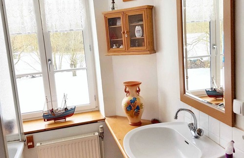 Saint-Paul-de-Varax Villa | Homerez - Villa in Saint-Paul-de-Varax