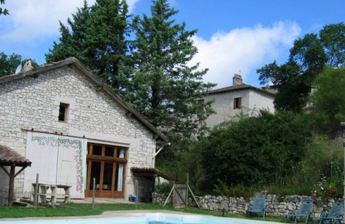 Flaugnac Villa | Homerez - Villa for 17 ppl. with swimming-pool and garden at Saint Paul Flaugnac
