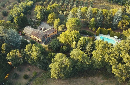 Tuoro sul Trasimeno Villa | Homerez - Villa in Tuoro sul Trasimeno
