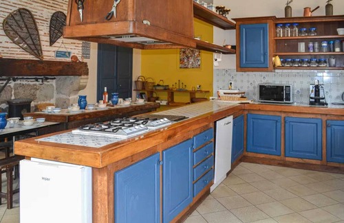 Villeneuve-sur-Lot Villa | Homerez - Villa in Villeneuve-sur-Lot