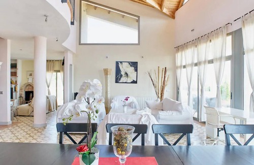 Olivella Villa | Homerez - Villa 10 km away from the beach with swimming-pool, jacuzzi and garden