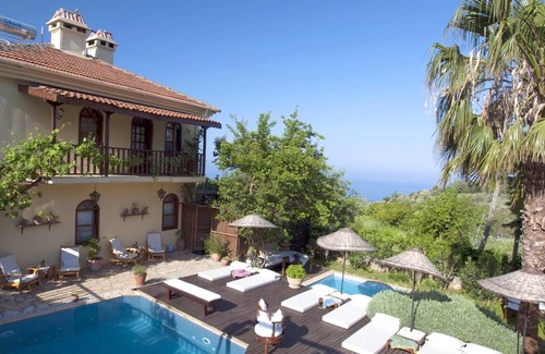 Uzunyurt Villa | Homerez - Villa 2 km away from the beach with swimming-pool, jacuzzi and garden