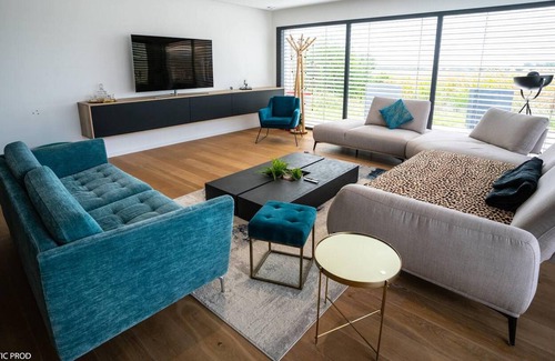 Raedersheim Villa | Homerez - Villa for 10 ppl. with swimming-pool and jacuzzi at Raedersheim