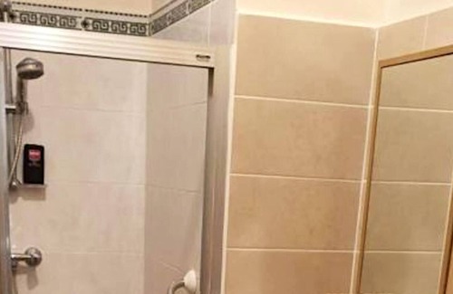 Bassan Villa | Homerez - Villa for 8 ppl. with swimming-pool, garden and terrace at Bassan