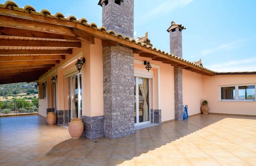 Kropia Villa | Homerez - Villa for 8 ppl. with swimming-pool, jacuzzi and garden at Kitsi
