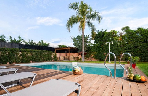 Kropia Villa | Homerez - Villa for 8 ppl. with swimming-pool, jacuzzi and garden at Kitsi