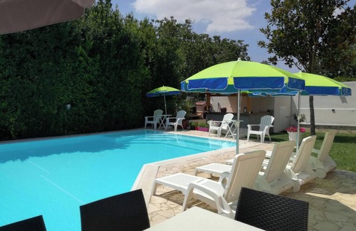 Ragusa Villa | Homerez - Villa in Ragusa with Pool 50m²