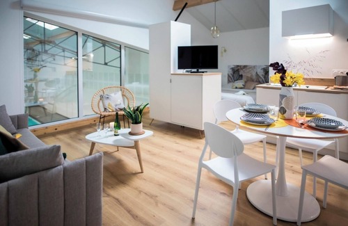 Dollon Villa | Homerez - Villa near Le Mans w/indoor pool