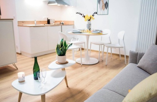 Dollon Villa | Homerez - Villa near Le Mans w/indoor pool